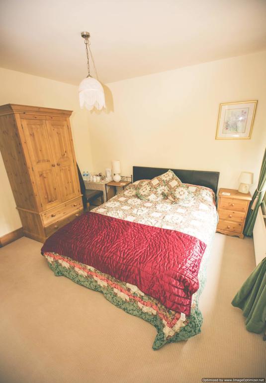 Weycroft Mill House Bed And Breakfast Axminster Chambre photo